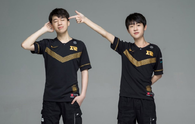 孔德在接受 孔德在接受