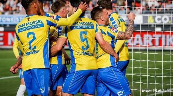 球队用宝贵 球队用宝贵