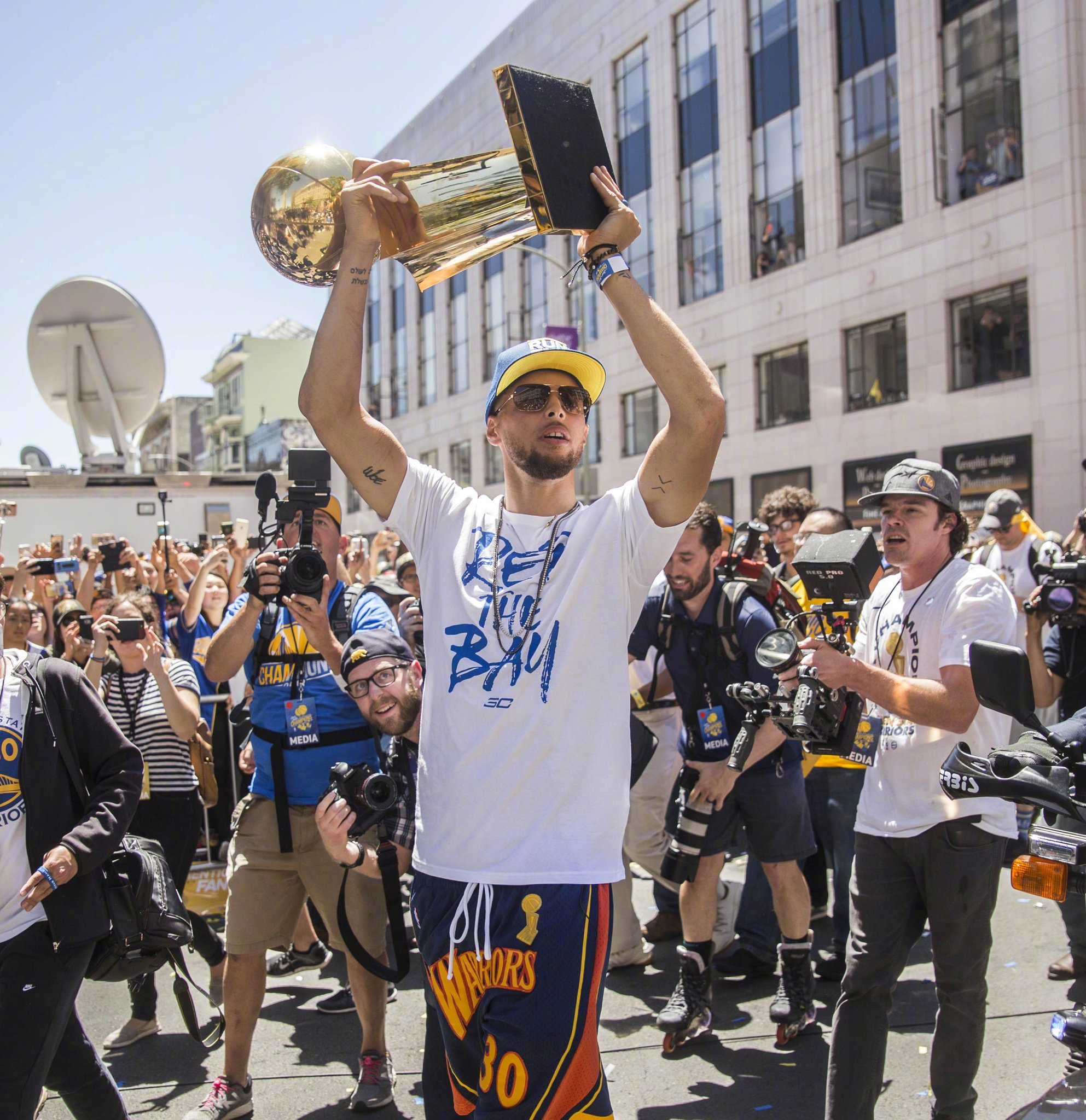 同样面临着 同样面临着