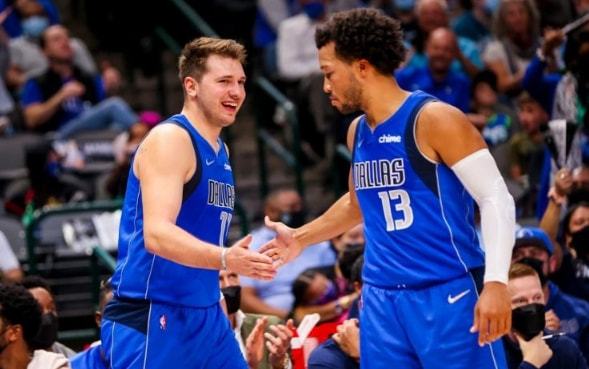 靠后的球员 靠后的球员